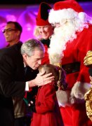 <b>澳门太阳城网站：布什夫妇最后一个白宫圣诞很简朴(组图)</b>