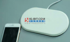 澳门太阳城网站：首次公开展出的内置磁共振无线充电模组的智能手机